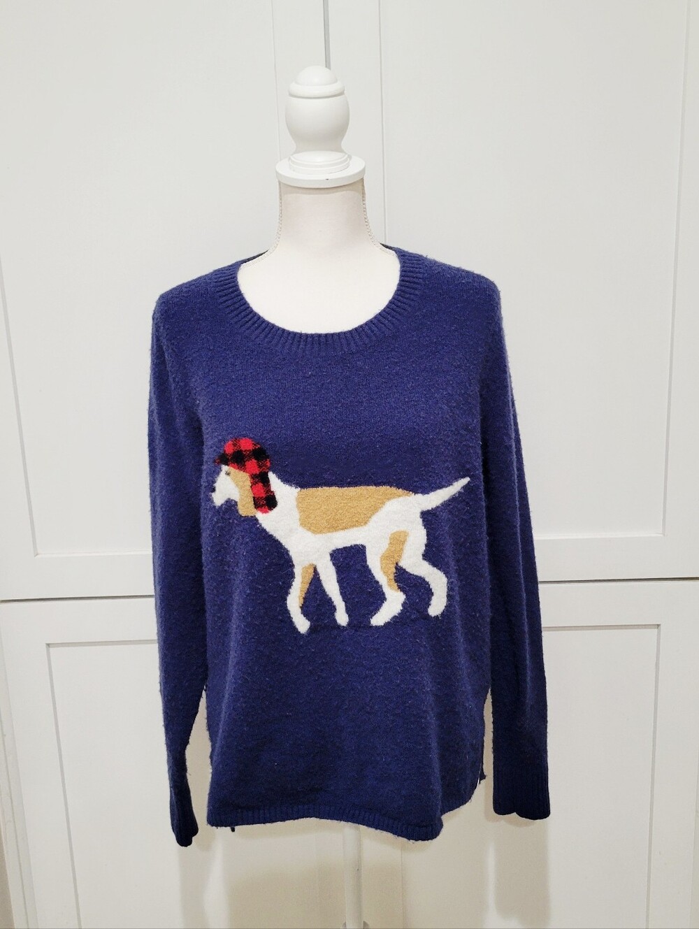 Woolrich Hunting Dog Navy Sweater with Buffalo Plaid Cap | Size Large